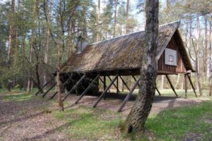 Stanica harcerska w Tucznie - wiata